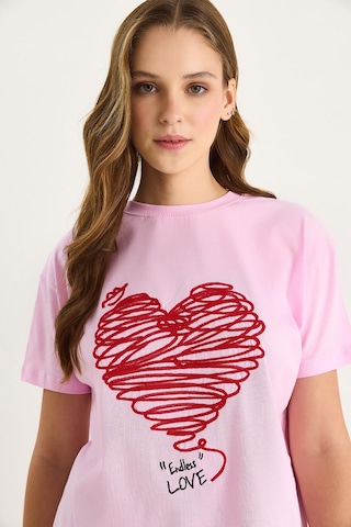 Shade Kadın Pamuklu Kısa Kollu Bisiklet Yaka Kalp Nakışlı T-shirt 60602028 - Pembe