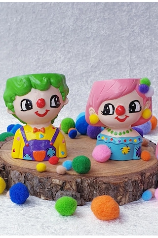 Gülümseten Palyaço Kız Ve Erkek