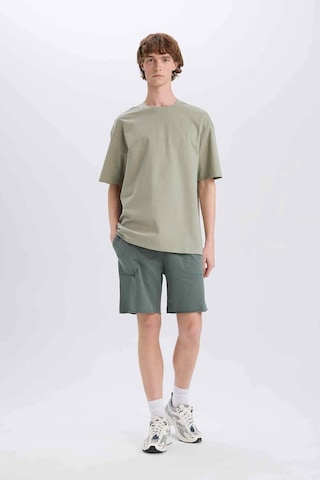 Defacto %100 Pamuk Slim Fit Dar Kesim Dar Paça Cepli Basic Düz Şort B8673ax25smgn463 Yeşil