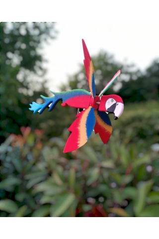 Kırmızı Papağan Tamamı El Yapımı Ahşap Hareketli Rüzgar Gülü