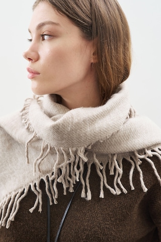 Püsküllü Atkı Bej Bej