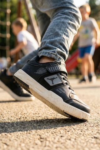 In Step Enjoyi Erkek Çocuk Spor Ayakkabı - Siyah Beyaz - Işıltılı Nakışlı Günlük Ayakkabı Siyah-beyaz