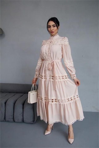 Neşeli Butik Kadın Uzun Dantel Detaylı Tasarım Elbise Nbms42110 Bej