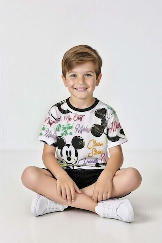 Riccotarz Erkek Çocuk Ayıcık Desen Ve Renkli Yazılarla Penye T-shirt Siyah Şortlu Takım Siyah
