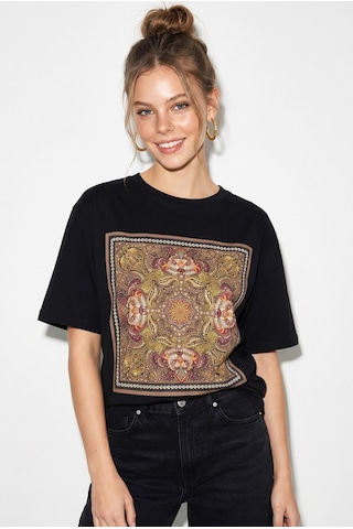 Shade Kadın Etnik Desenli Boncuk İşlemeli Baskı Detaylı Oversize T-shirt 2128 60286123 - Siyah