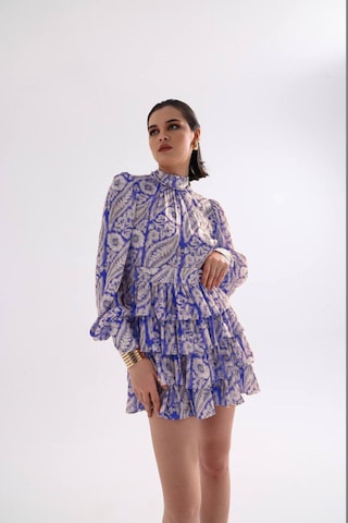 Fashion Cocktail Vatkalı Omuz Katlı Etek İthal Soft Otantik Desen Şifon Kumaşlı Uzun Kol Baharlık Mini Elbise Mavi