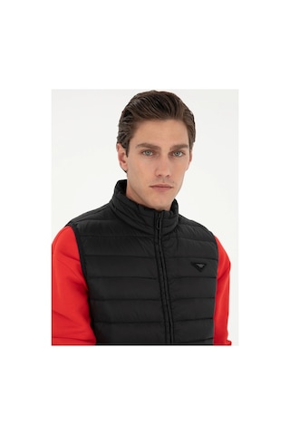 U.S. Polo Assn. U.s. Polo Assn. Siyah Erkek Yelek Vr046siyah