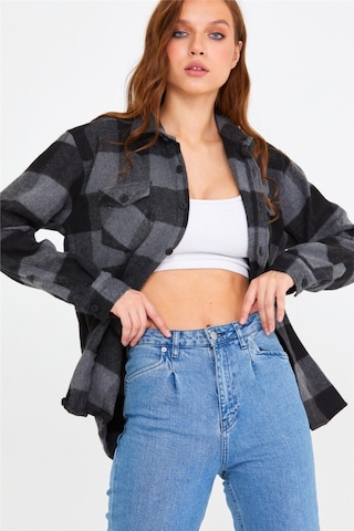 Tarz Cool Kadın Füme-siyah Slim Fit Cepli Ekoseli Oduncu Gömlek-kkkodg001r03s Füme-siyah
