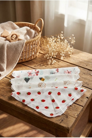 Modern Desenli Müslin Bebek Ağız Mendili Günlük Kullanım İçin Yumuşak Dokulu 25 x 25 CM 4'lü Set
