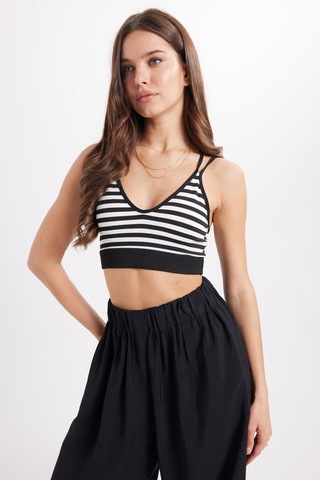 Tudors Kadın Slim Fit Dar Kesim Sırtı Çapraz Bağlamalı Askılı V Yaka Çizgili Siyah Crop -51086