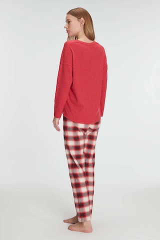 Pamuklu Kışlık Kare Desenli Uzun Kol Pijama Takımı Kırmızı
