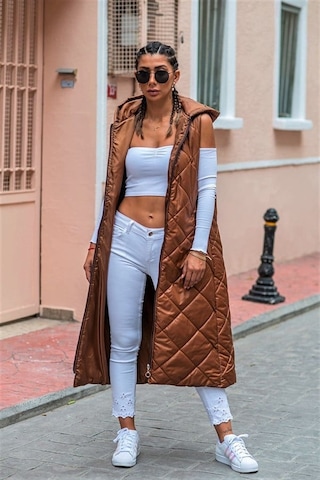 Veraura Lifestyle Kahverengi Kapüşonlu Cepli Baklava Desen Uzun Şişme Yelek