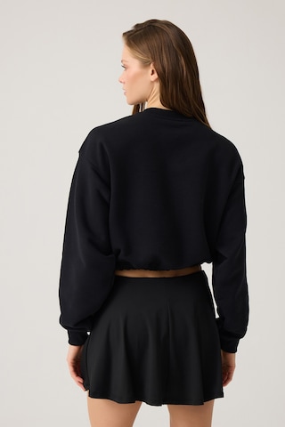 Los Ojos Siyah Geniş Kalıp Beli Büzgülü Crop Sweatshirt Cropped Pullover Siyah Siyah
