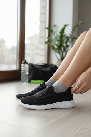 Enoch Kadın Bağcıksız Esnek Tabanlı Günlük Spor Ayakkabı Yürüyüş Sneaker Siyah Beyaz