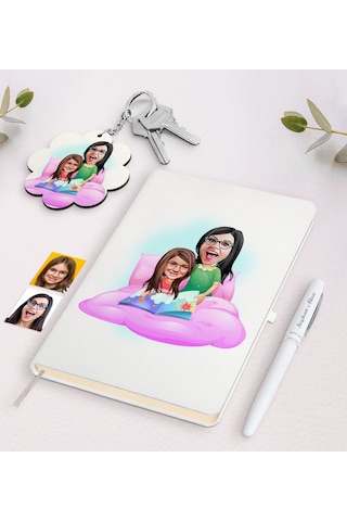 Kişiye Özel Anne Kız Karikatürlü Beyaz Defter Kalem Ve Anahtarlık N11.11703