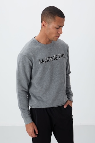 Tommy Life Gri Melanj Yazı Nakışlı O Yaka Rahat Form İçi Polarlı Erkek Sweatshirt - 88020 GRİ MELANJ