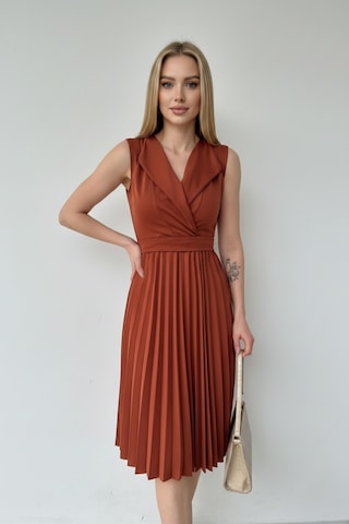 Defymoda Kadın Plise Detaylı Kuşaklı Modern Elbise Kahverengi