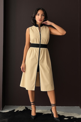 Kadın Dik Yaka Önü Fermuarlı Yırtmaçlı Baharlık Yazlık Beli Lastikli Şık Ceket Elbise Bej