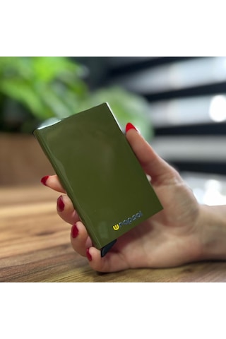 Wrapsol Mekanizmalı Kartlık Rfid Korumalı Alüminyum Otomatik Mekanizmalı Kredi Kartlık Renkli Mat Kırmızı Metalik Asker Yeşili Metalik Asker Yeşili Haki