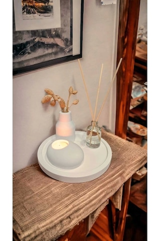 Konik Vazo Vanilya Oda Kokusu Ve Tealight Mum Çok Renkli Konik Vazo Vanilya Oda Kokusu Ve Tealight Mum Çok Renkli
