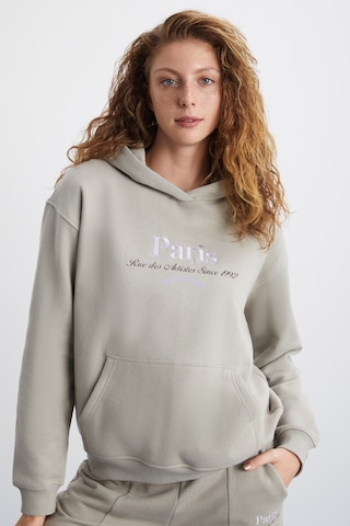 Grimelange Taına Kadın Nakış Detaylı Organik Pamuk Şehir Temalı Regular Kapüşonlu Bej Sweatshirt