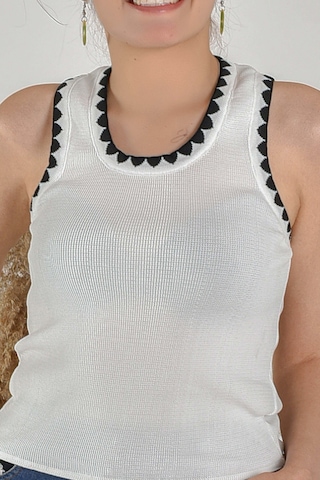 Kadın Siyah Desenli Halter Yaka Triko Yazlık Askılı T-shirt Std Beyaz