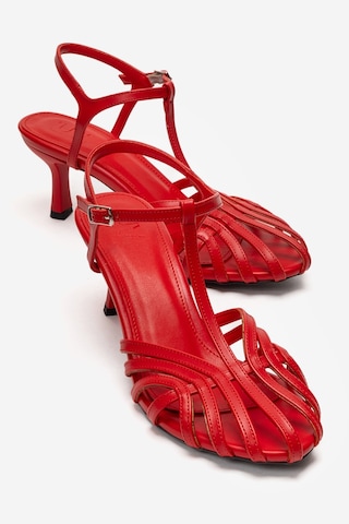 Luvishoes Luvi Shoes Felip Kırmızı Cilt Bantlı Kadın Kısa Topuklu Ayakkabı Kırmızı