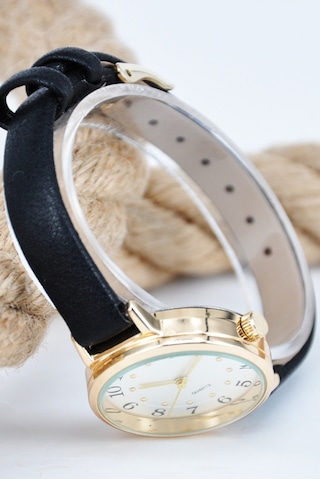 Altın Renk Kasa Siyah Deri Kordon Beyaz Kadran Kadın Kol Saati Su-889