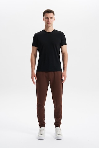 Ar-ma Erkek Slim Fit Basic Interlok Dar Paça Eşofman Altı Arka Ve Ön Cepler Gizli Fermuarlı %80 Pamuk %14 Polyester %6 Elastane K30174998802 Kahverengi-k1 Kahverengi