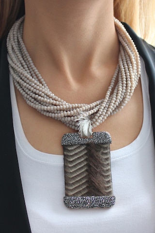 Niki Aksesuar Kristal Taş Orjinal Tay Tüyü Uçlu Markazit Taş İşlemeli Kolye Sarı