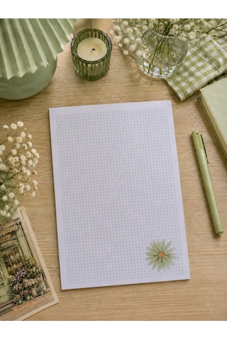 A4 Papatya Kareli Defter Beyaz - Yeşil A4 Papatya Kareli Defter Beyaz - Yeşil