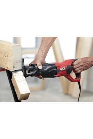 Skil 4961DA 900W Çantalı Elektikli Kılıç Testere