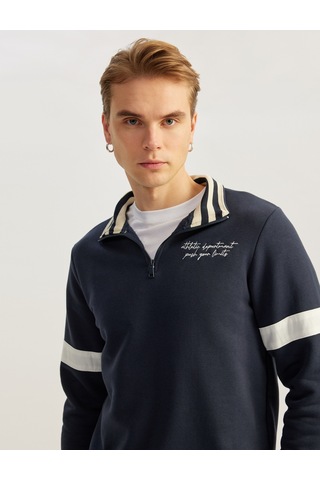 Koton Yarım Fermuarlı Yaka Sweatshirt Slogan İşlemeli Şardonlu Pamuk Karışımlı Lacivert 5wam70171mk