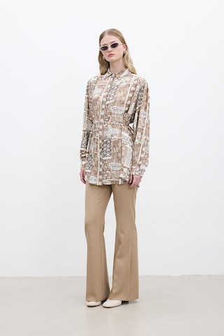 Kuşaklı Retro Tarz Gömlek Ilona Çok Renkli