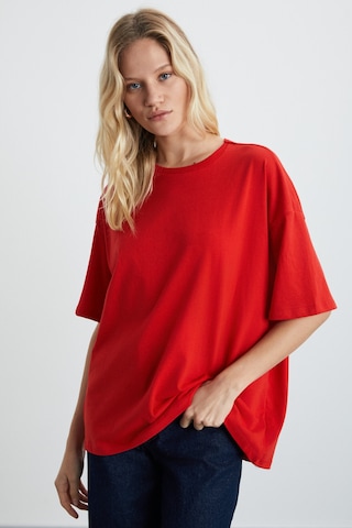 Grimelange Lagertha Kadın %100 Organik Pamuklu Kalın Dokulu Oversize Fit Yuvarlak Yakalı Kırmızı T-shirt