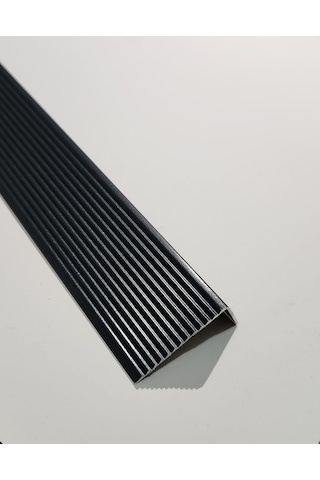 L Model Metal Merdiven Basamak Profili Çıtası Köşebent Bitim Profil Siyah 4cm 2cm 90cm Mat Siyah