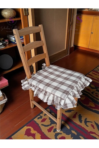 El Yapımı Kareli Buldan Monika 4 Tarafı Fırfırlı Sandalye Minderi Çok Renkli