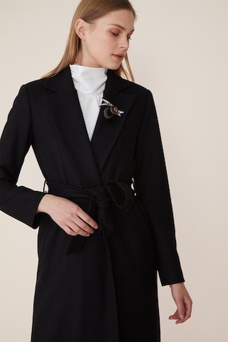 Siyah - Erkek Yaka Aksesuarlı Kaban Siyah