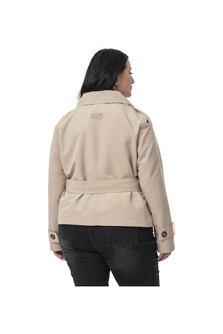 Büyük Beden Mono Yaka Kemerli Astarlı Kısa Bej Rengi Trençkot Bej