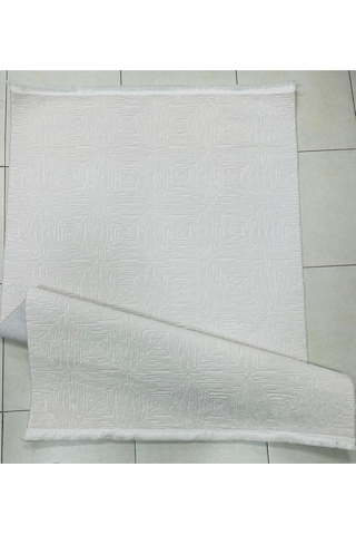 Bambu % 100 Sık Dokuma +12 Hav Yükseklikte Beyaz Bambusa Kesme Halı