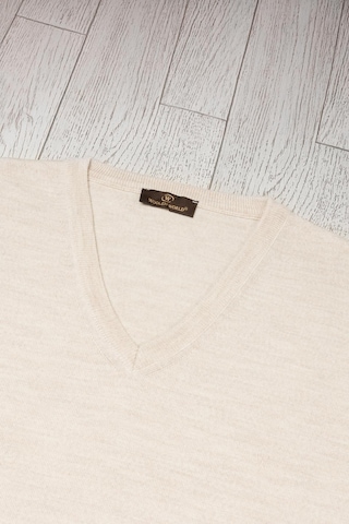 V Yaka Battal Büyük Boy Yünlü Kolsuz Triko Süveter Krem