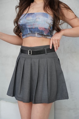 Kadın Pileli Gizli Fermuarlı Kemerli Şortlu Mini Etek Antrasit