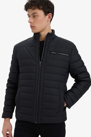 Defacto Su Geçirmez Slim Fit Dar Kesim Dik Yaka Fermuarlı İç Cepli Sunş Deri Ceket Mont X4014az25wnbk27 Siyah