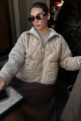 Bej Dik Yaka Kapitone Kadın Mont Mg2568 Bej