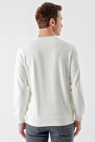 Slimfit Bisiklet Yaka Önü Baskılı 2 İplik Erkek Sweatshirt 001