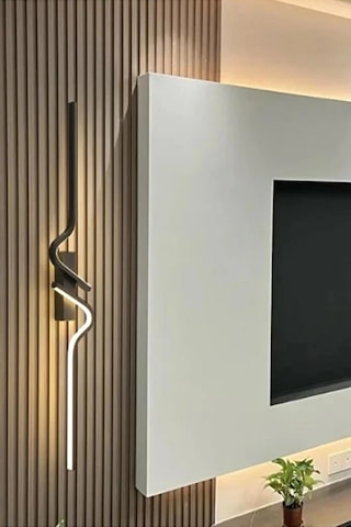 Dekoratif 40w Iç Mekan Gold Kasa 3 Renkli Işık Elektrikli 115 Cm Duvar Aplik 1 Adet Siyah
