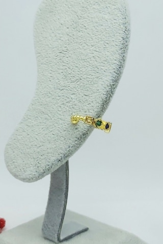 Caisyabutik Altın Kaplama Özel Seri Renkli Taşlı Çelik Kıkırdak Küpesi 1,5 CM 549208045