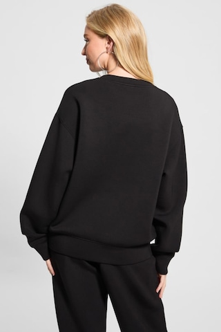 Guess Kadın Cecılıa Cn Önü Logolu Sweatshirt - Siyah Siyah