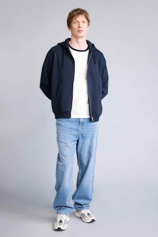 Defacto Relax Fıt Kapüşonlu İçi Yumuşak Tüylü Kalın Kumaş Fermuarlı Sweatshirt D7599AX25AU Lacivert