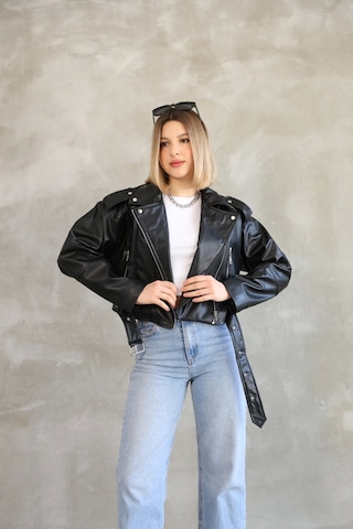 Genculus Kemerli Crop Deri Oversize Kadın Yeni Sezon Ceket Siyah